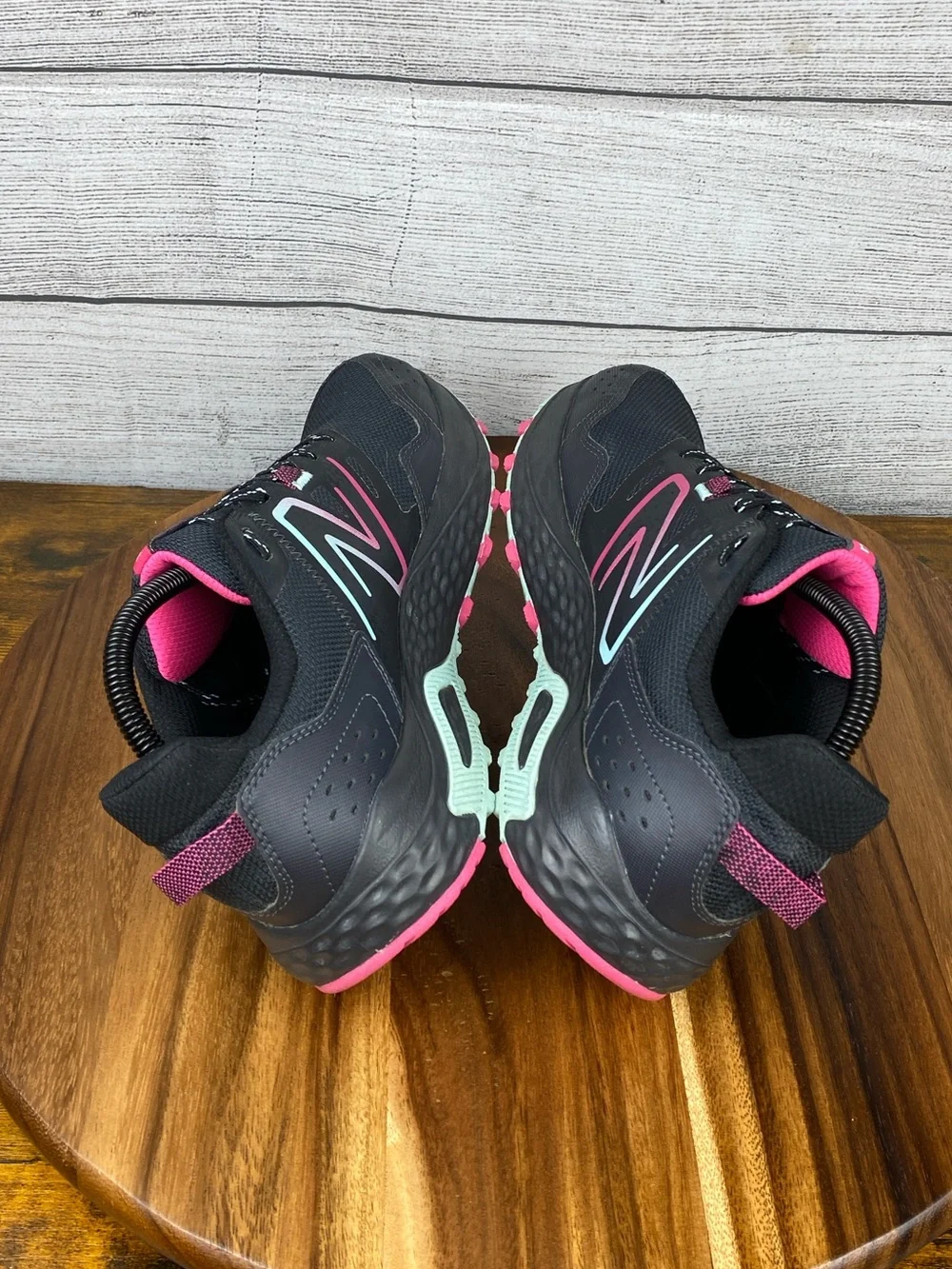 New Balance 410 V8 Trail Running Shoe Black Pink Blue WT410LC8 Women’s Size 10